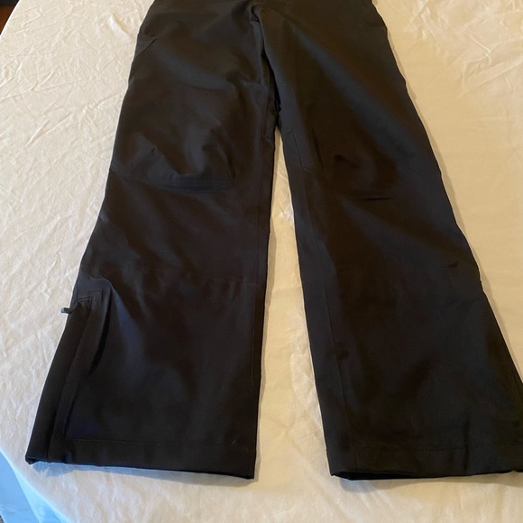 Boys size 18, never used, Gore-Tex style shell snow pant. Waterproof, breathable - Picture 2 of 5